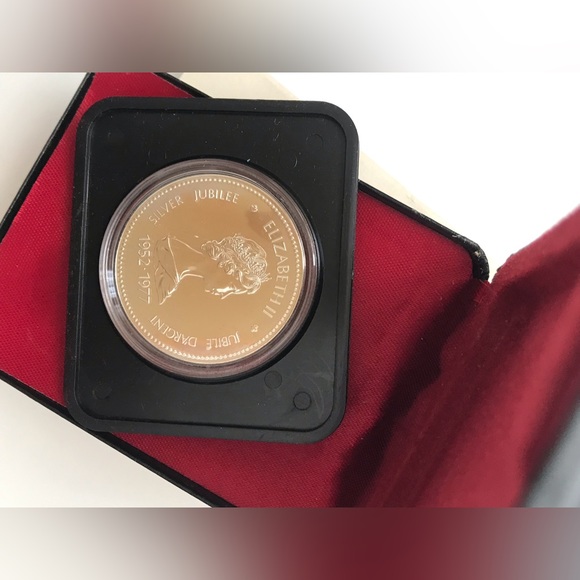 SILVER •Throne of the Senate • One Dollar • Canada• Silver Jubilee 1952-1977 - Picture 4 of 6